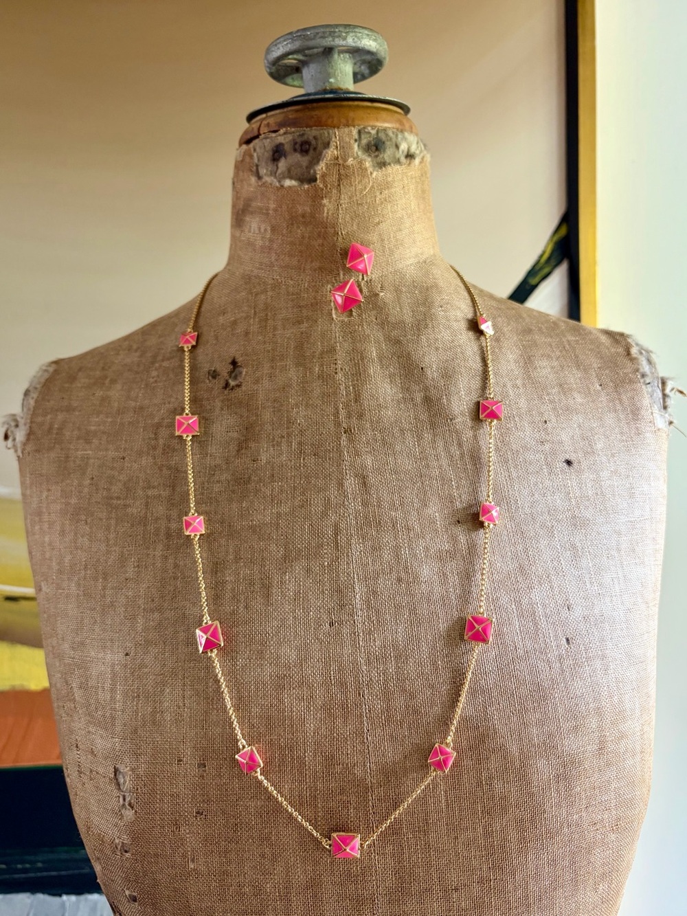 kate spade hot pink pyramid jewelry set
